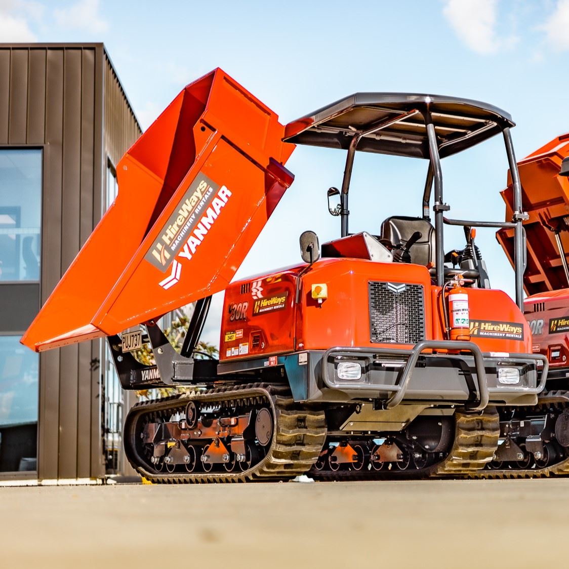 Picture of 2-3t Tracked Dumper (Swivel)